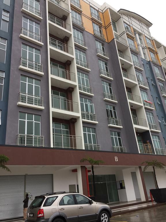 Apartment Cameron Barrington Square 1room @ Golden Hill